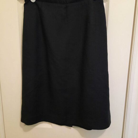 100% Rayon Skirt - Picture 2 of 3